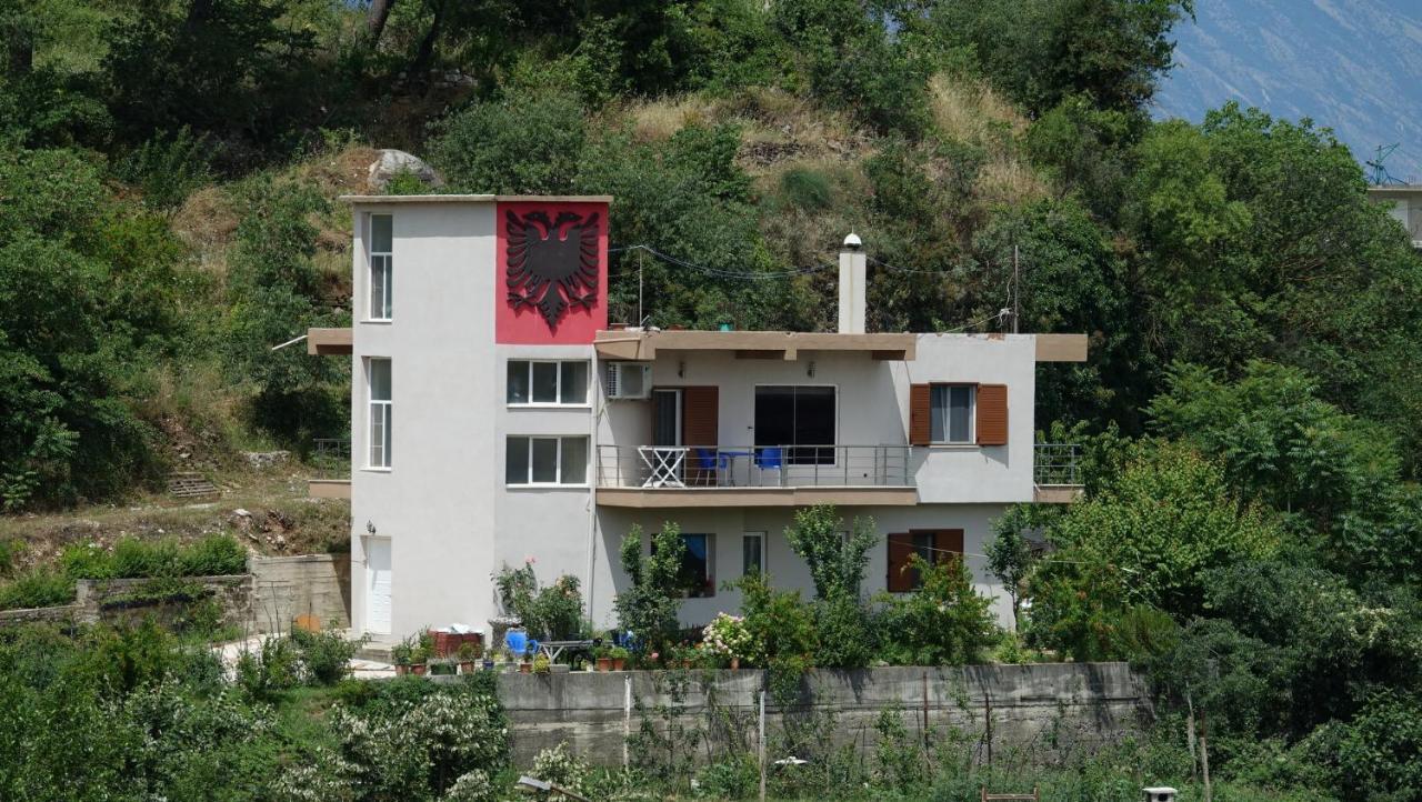 הוילה Përmet Eagle House מראה חיצוני תמונה