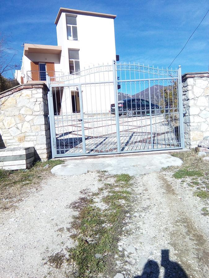 הוילה Përmet Eagle House מראה חיצוני תמונה